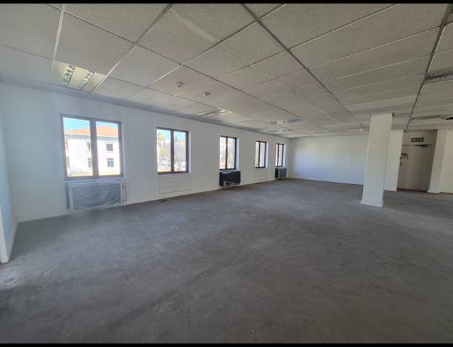 1,315M² OFFICE TO LET IN SANDTON CENTRAL